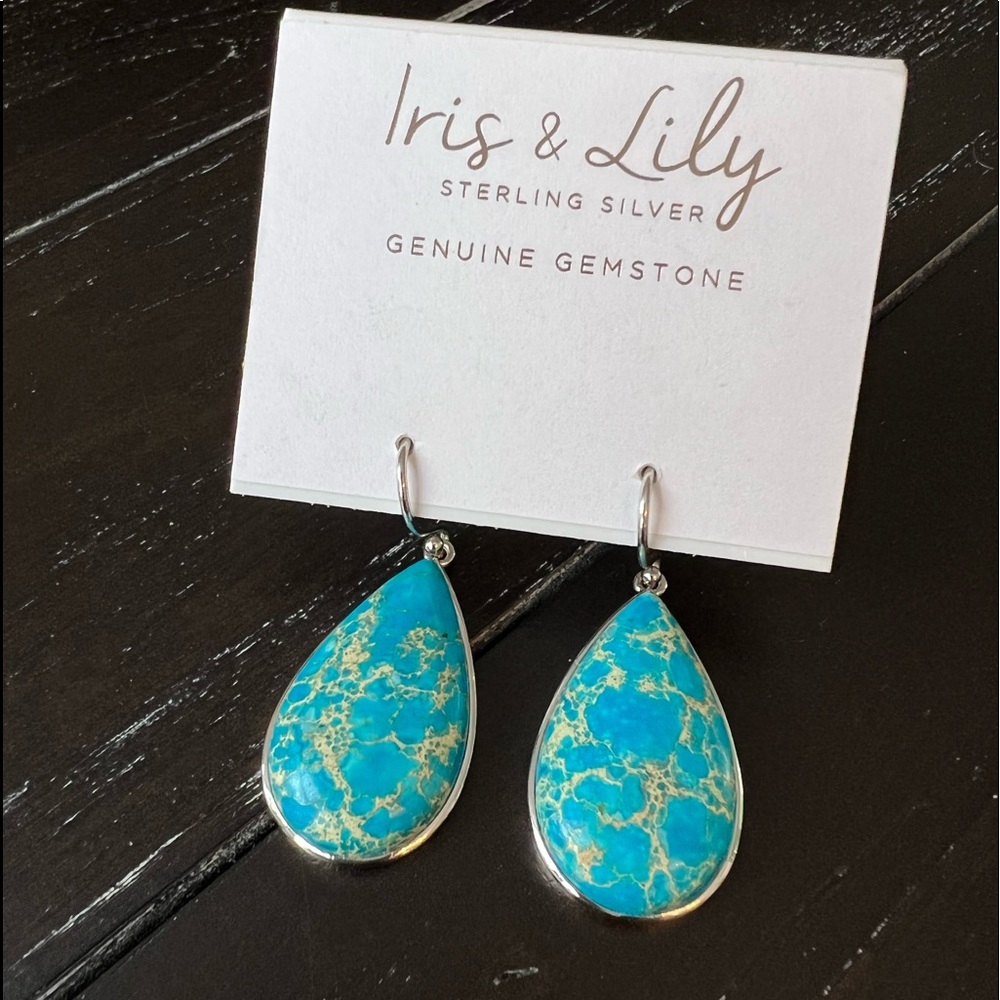 Iris & Lily Earrings - Picture 3 of 10